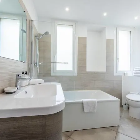 Spacious 6 Pax Flat Near Croisette And Beach Διαμέρισμα *