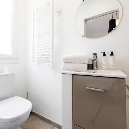 Spacious 6 Pax Flat Near Croisette And Beach