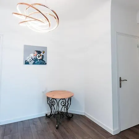 Spacious 6 Pax Flat Near Croisette And Beach