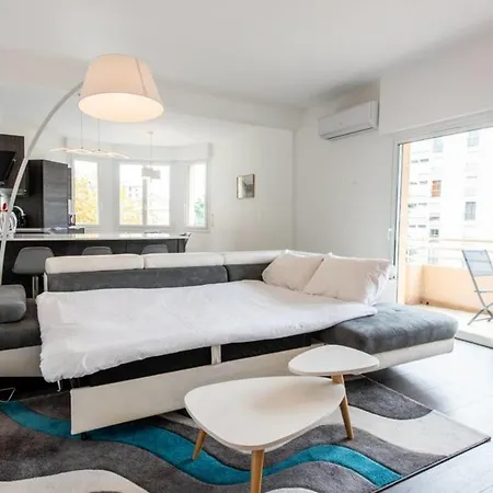 Spacious 6 Pax Flat Near Croisette And Beach * Канны