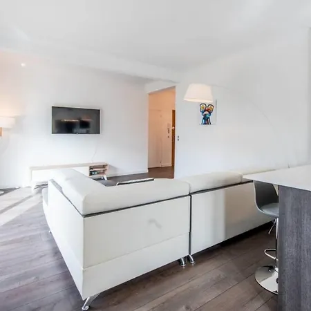 Апартаменты Spacious 6 Pax Flat Near Croisette And Beach *